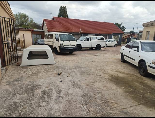 3 BEDROOM HOUSE FOR SALE IN BIRCHLEIGH NORTH